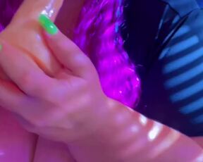 First min of one of Mama’s OF vids